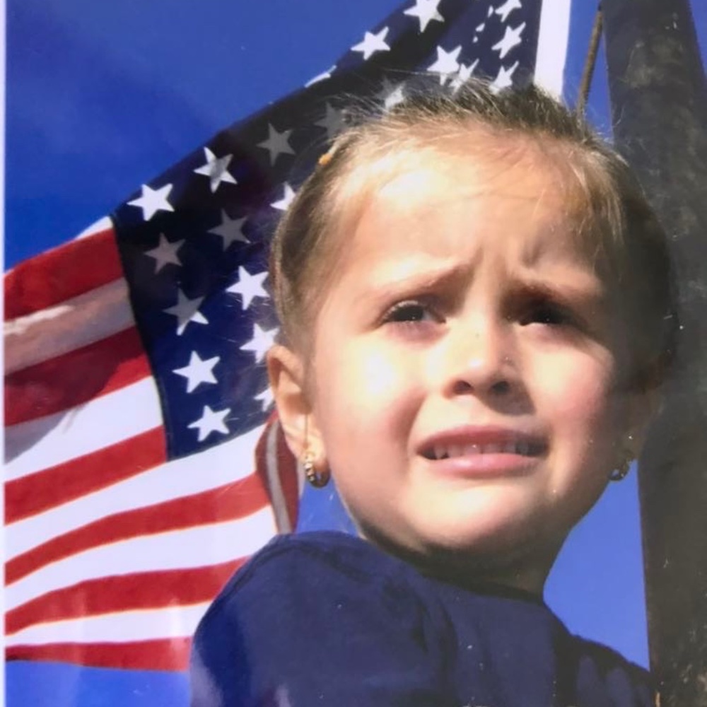 Meet your Posher, Dahlia